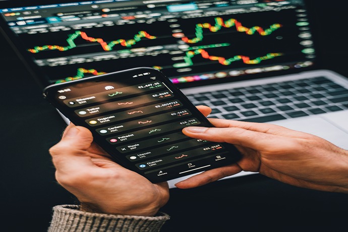 The Risks of Cryptocurrency Addiction
