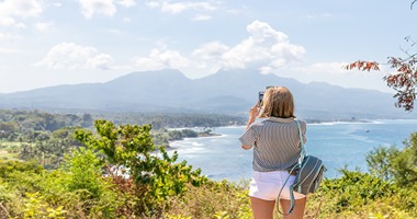 How To Avoid Standing Out As A Tourist